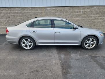 2013 Volkswagen Passat SEL Premium