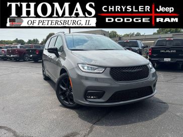 Used 2024 Chrysler Pacifica Touring L