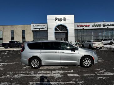 Used 2024 Chrysler Pacifica Touring L