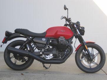 2023 Moto Guzzi V7 Stone