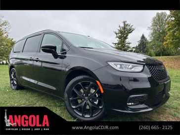 New 2026 Chrysler Pacifica Limited