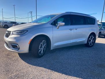 Used 2024 Chrysler Pacifica Pinnacle