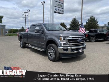 2022 Ford F-350 LARIAT 4WD CREW CAB 6.75'