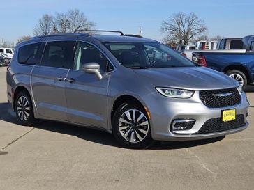 Used 2021 Chrysler Pacifica Hybrid Touring L
