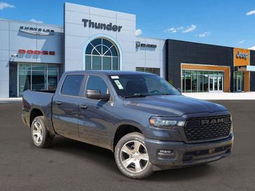 New 2026 RAM 1500 Express Crew Cab 4x2 5'7' Box