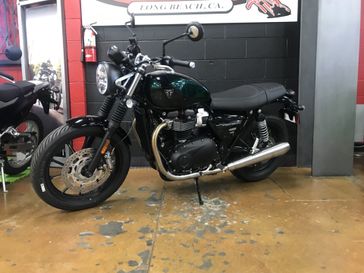 2024 Triumph SPEED TWIN 900  in a COMPETITION GREEN/PHANTOM BLACK exterior color. Del Amo Motorsports of Long Beach (562) 362-3160 delamomotorsports.com 