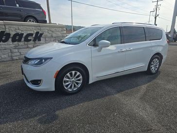 Used 2018 Chrysler Pacifica Touring L