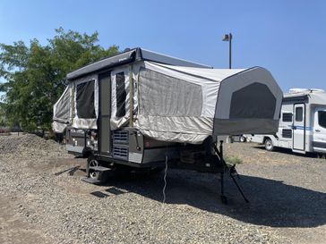 Used 2018 FOREST RIVER FLAG STAFF 207SE 