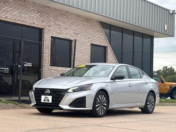 Used 2024 Nissan Altima 2.5 SV