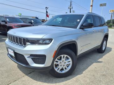 2025 Jeep Grand Cherokee Laredo 4x2
