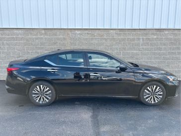 Used 2024 Nissan Altima 2.5 SV