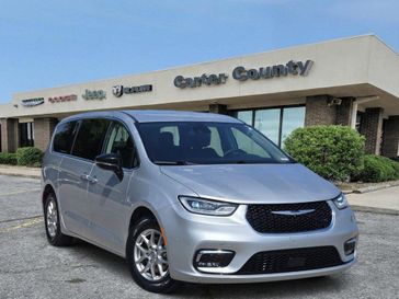 Used 2024 Chrysler Pacifica Touring L