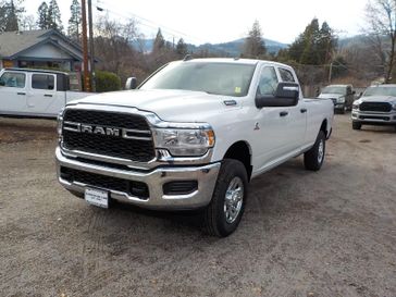 2024 RAM 3500 Tradesman Crew Cab 4x4 8' Box