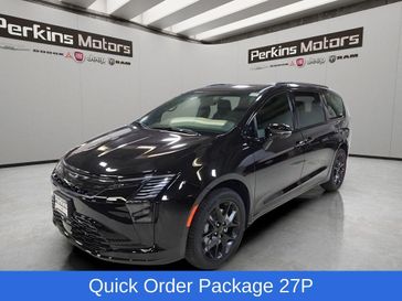 New 2027 Chrysler Pacifica Limited Awd