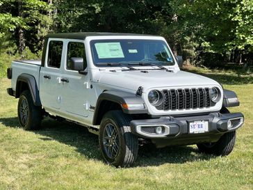 New 2026 Jeep Gladiator Sport S 4x4