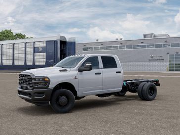 New 2026 RAM 3500 Tradesman Crew Cab Chassis 4x4 60' Ca