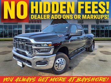 2025 RAM 3500 Tradesman Crew Cab 4x4 8' Box