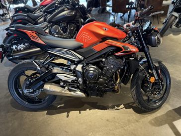 New 2025 Triumph Street Triple 765 R 