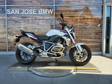 2022 BMW R 1250 R in a Light White / Racing Blue / Racing Red exterior color. San Jose BMW Motorcycles 408-618-2154 sjbmw.com 