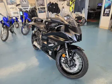 2025 YAMAHA YZFR7 MATTE RAVEN BLACK 