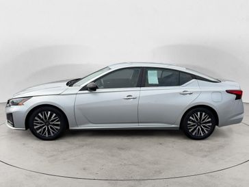 Used 2024 Nissan Altima 2.5 SV