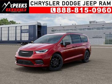 New 2026 Chrysler Pacifica Select