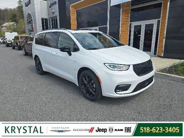 Used 2026 Chrysler Pacifica Limited