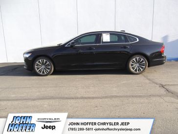 Used 2022 Volvo S90 Momentum