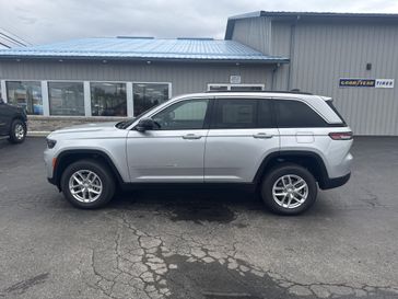 New 2026 Jeep Grand Cherokee Laredo X 4x4