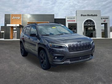 2023 Jeep Cherokee Altitude Lux 4x4 in a Granite Crystal Metallic Clear Coat exterior color and Blackinterior. Stan McNabb Chrysler Dodge Jeep Ram FIAT 931-408-9662 