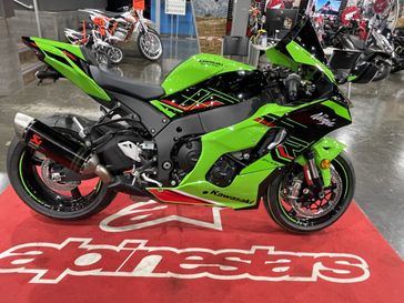 2024 Kawasaki ZX1002LRFAL-GN1  in a LIME GREEN/EBONY exterior color. Del Amo Motorsports of Redondo Beach (424) 304-1660 delamomotorsports.com 