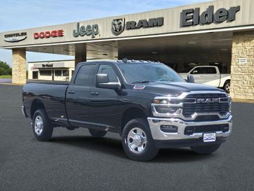2025 RAM 2500 Tradesman Crew Cab 4x4 8' Box