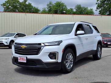 Used 2023 Chevrolet Traverse LT Cloth FWD