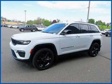 Used 2023 Jeep Grand Cherokee Limited