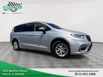 Used 2023 Chrysler Pacifica Touring L