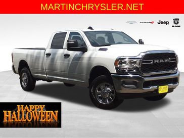 2024 RAM 2500 Tradesman Crew Cab 4x4 8' Box