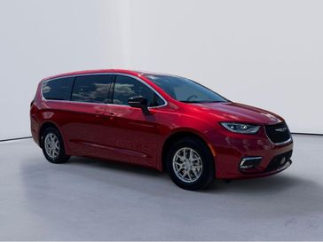 New 2026 Chrysler Pacifica Select