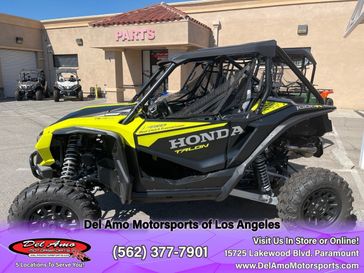 2022 Honda SXS10S2RDLN  in a TONIC YELLOW PEARL exterior color. Del Amo Motorsports of Los Angeles (562) 262-9181 delamomotorsports.com 