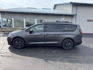 2023 Chrysler Pacifica Hybrid Limited