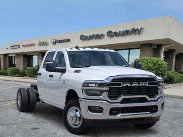 New 2026 RAM 3500 Tradesman Crew Cab Chassis 4x4 60' Ca