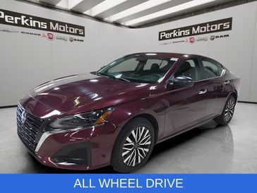 Used 2024 Nissan Altima 2.5 SV