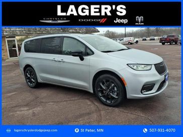 New 2026 Chrysler Pacifica Limited Awd