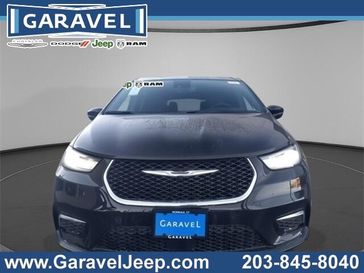 New 2026 Chrysler Pacifica Select