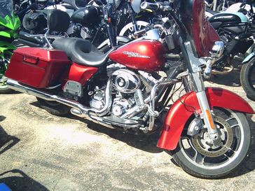 USED 2013 HARLEY STREET GLIDE 