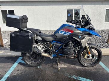 2017 BMW R 1200 GS Rally Premium Lupin Blue / Light Grey Metallic 