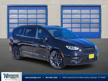 New 2026 Chrysler Pacifica Limited