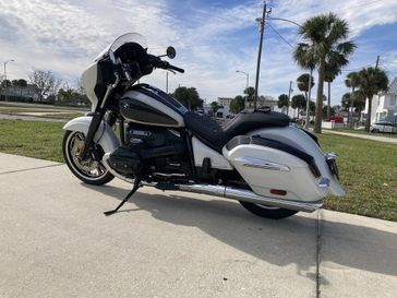 2023 BMW R 18 B in a MINERAL WHITE exterior color. Euro Cycles of Daytona 386-257-2269 eurocyclesofdaytona.com 