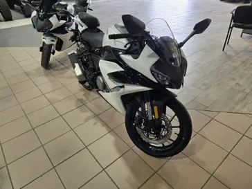 2025 CFMOTO 300SS NEBULA WHITE 