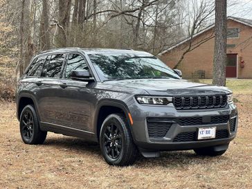 New 2026 Jeep Grand Cherokee Laredo Altitude 4x4