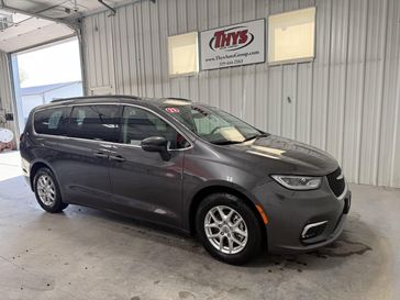 Used 2022 Chrysler Pacifica Touring L